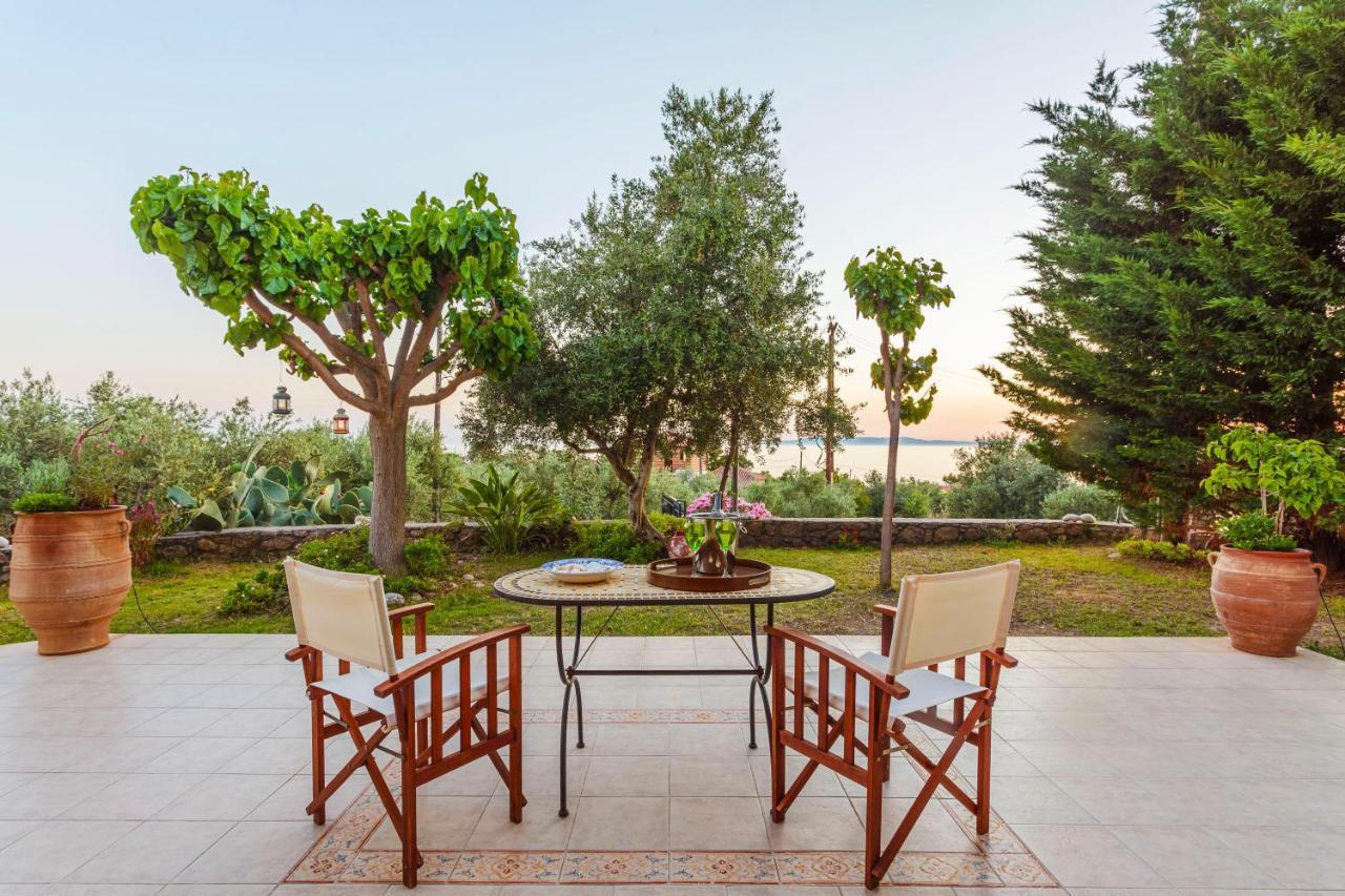 Апартаменты Lavender Garden Retreat - Secluded Seaside Getaway Kotronion  Экстерьер фото